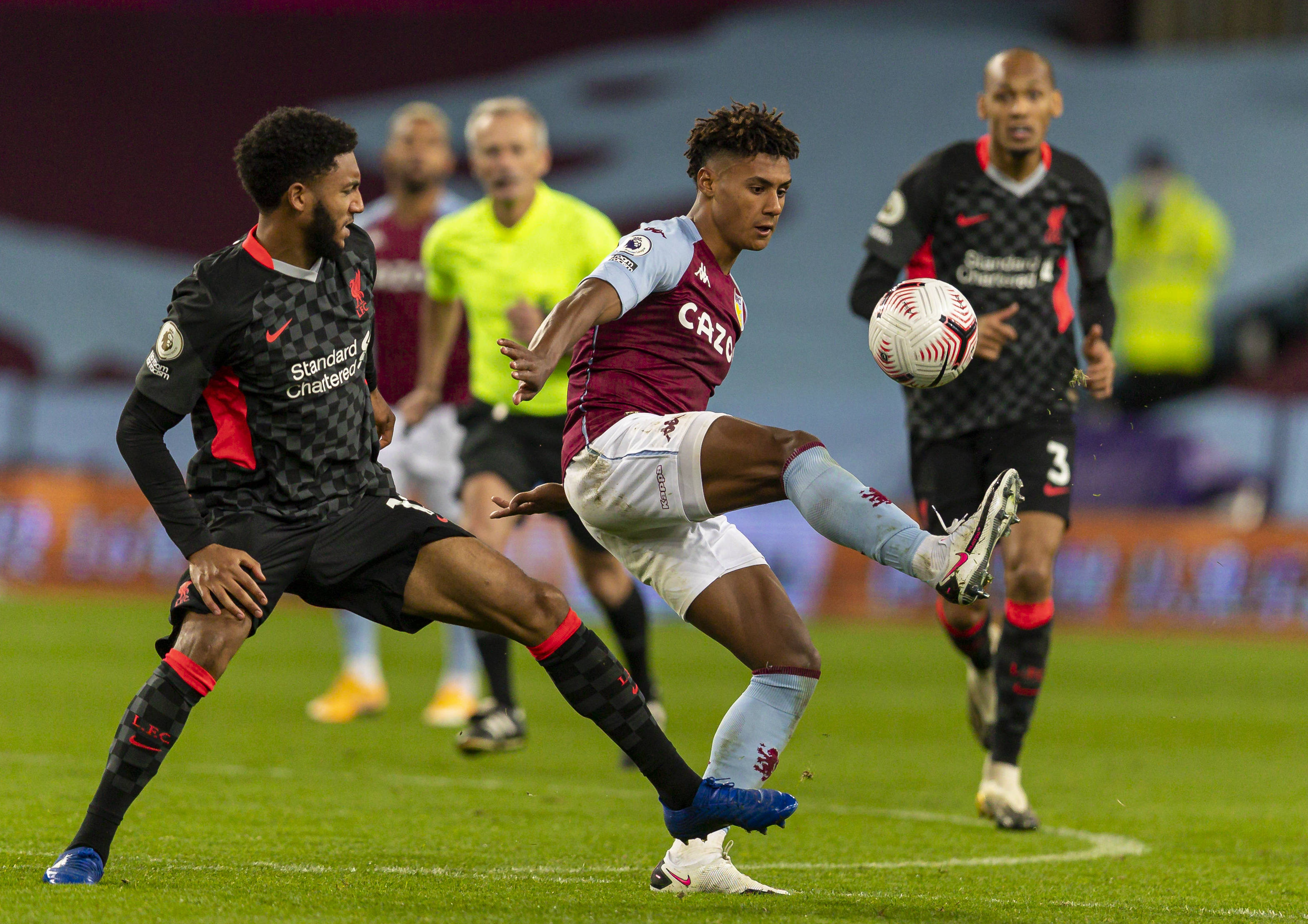 紧追不舍 紧追不舍